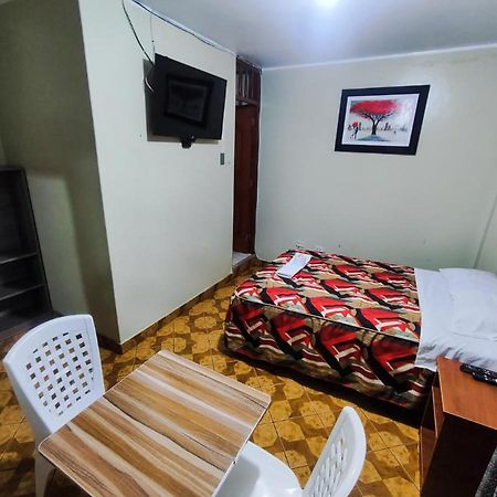 Hostal Continental Наска Екстериор снимка