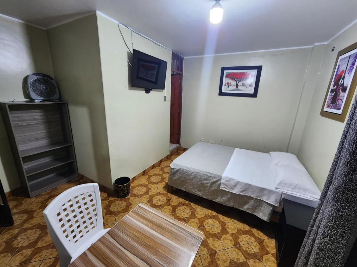 Hostal Continental Наска Екстериор снимка