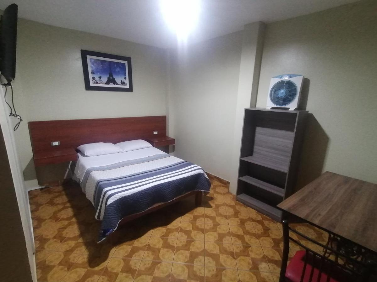 Hostal Continental Наска Екстериор снимка