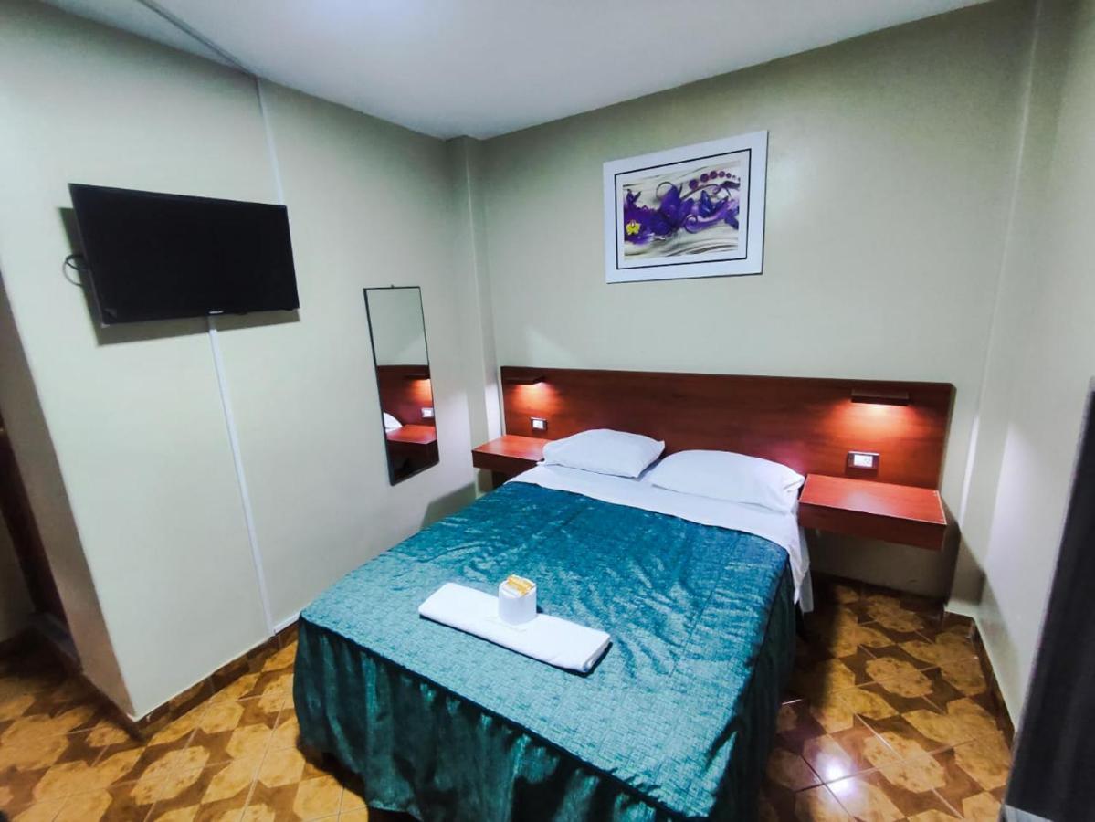 Hostal Continental Наска Екстериор снимка