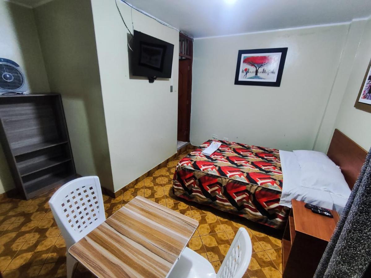 Hostal Continental Наска Екстериор снимка
