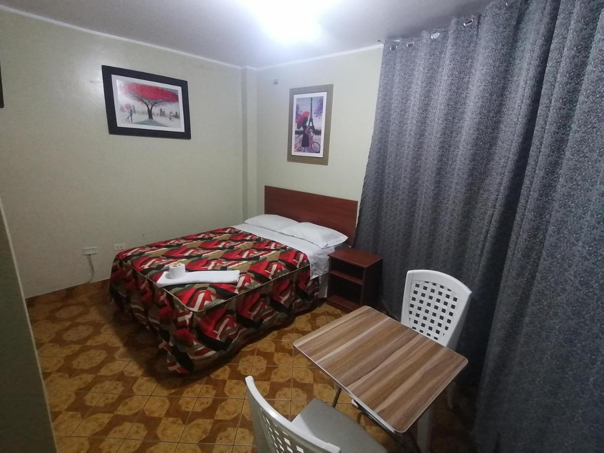 Hostal Continental Наска Екстериор снимка