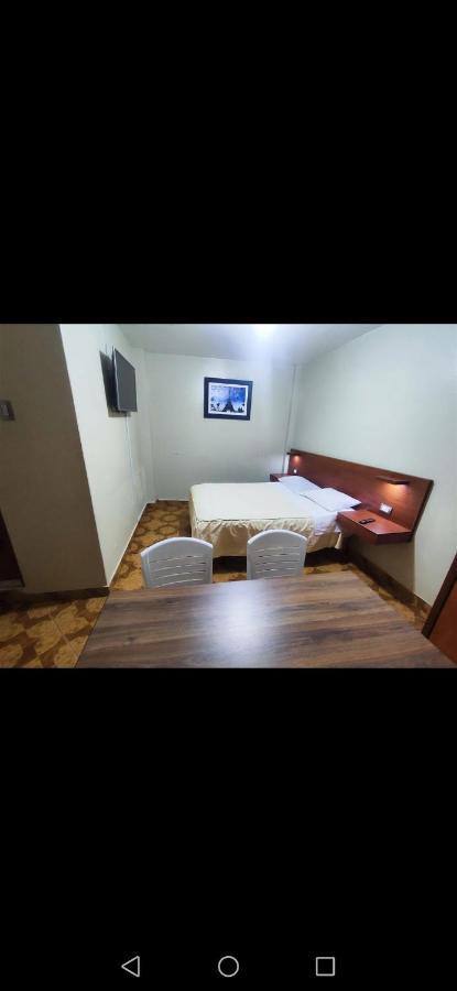 Hostal Continental Наска Екстериор снимка