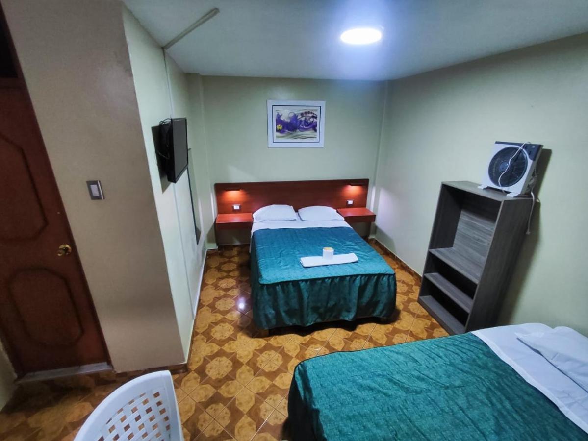 Hostal Continental Наска Екстериор снимка